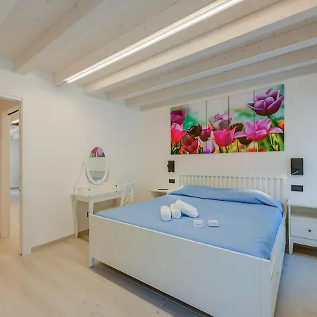Tulipano - Palazzo Palermo 1817 - Happy Apartment Salionze